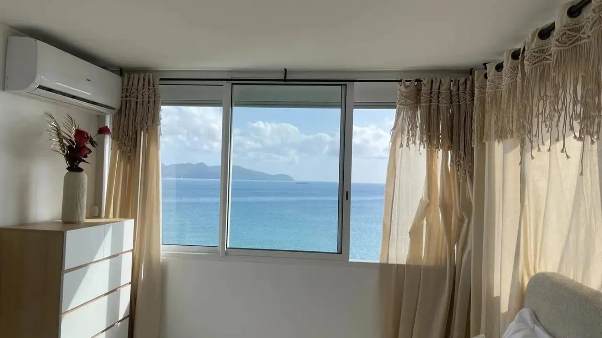 Appart Cosy Avec Vue Sur Mer A Fort De France 40 M² 0*, Fort-de-France